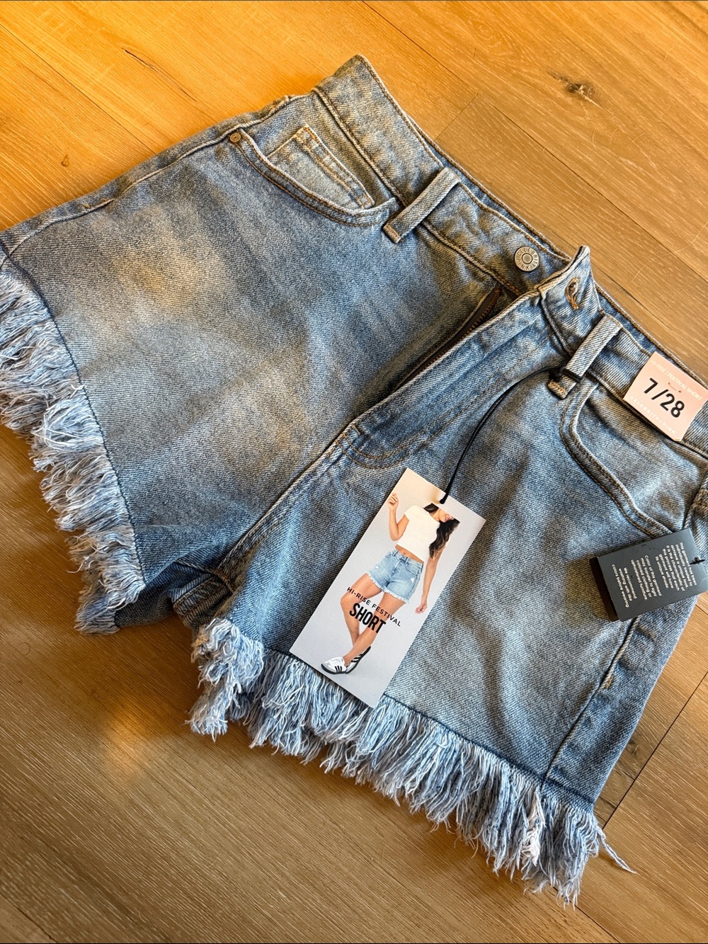 Celebrity Pink  Blue Frayed stretchy Denim Shorts, M trendy concert style